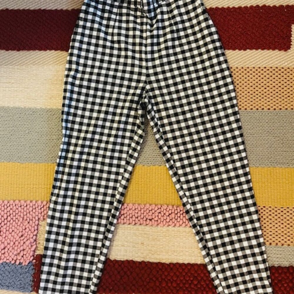 Gingham carrot pants (Zara)
